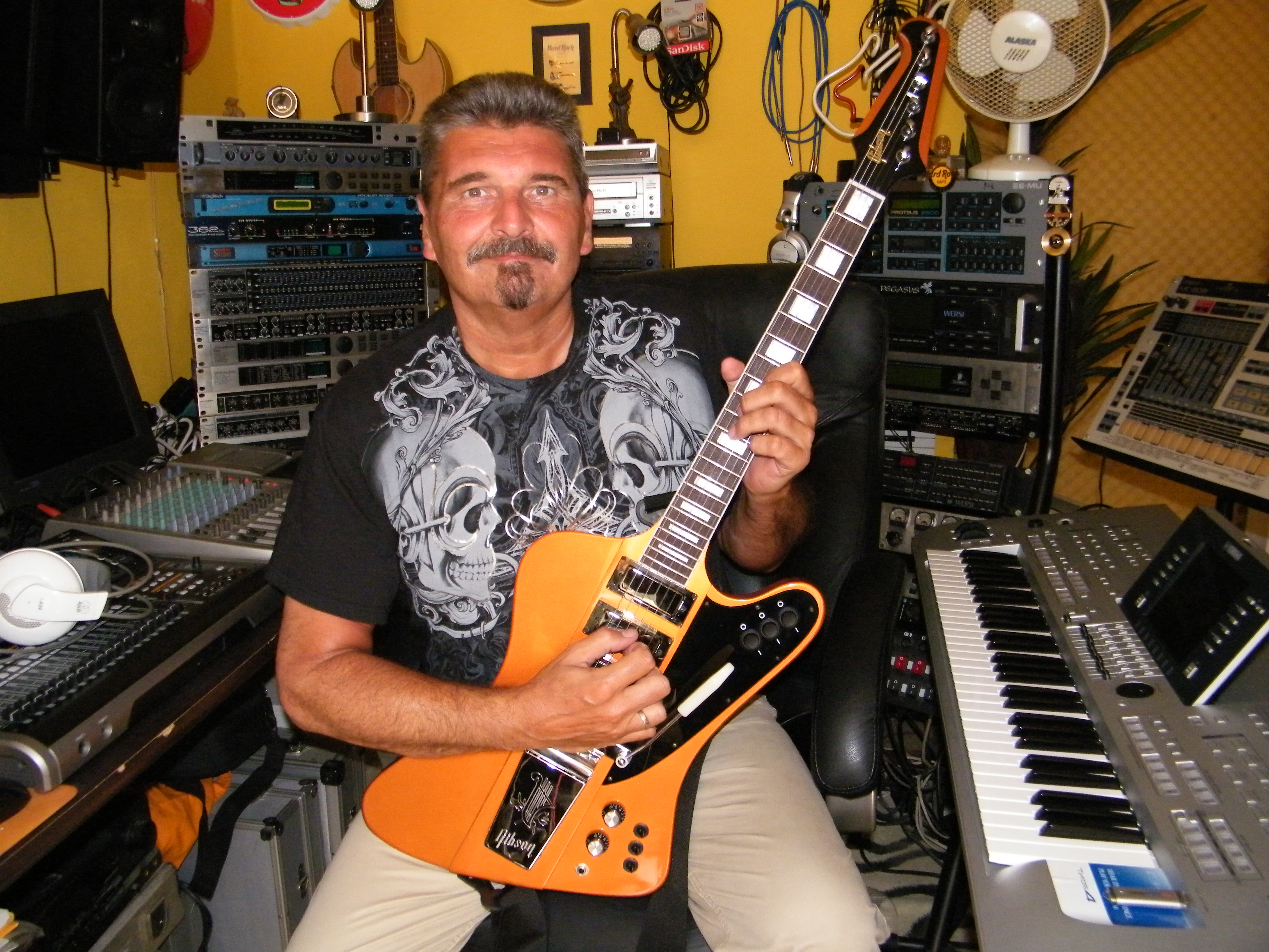 Rarit t GIBSON Skunk Baxter Firebird X ACT Music Magazine