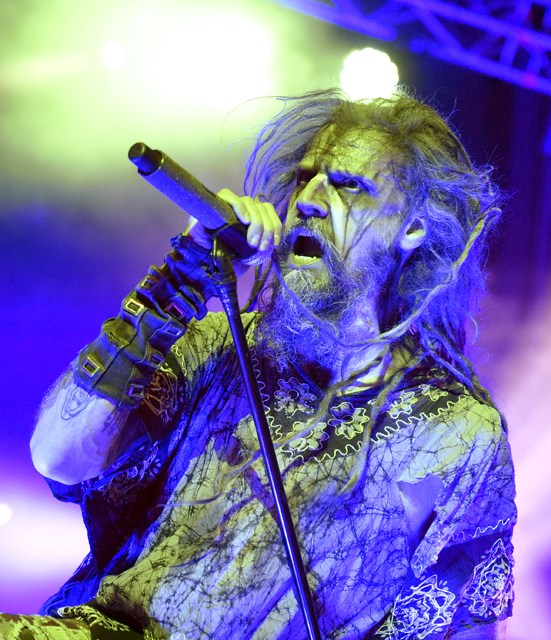 Der US-amerikanische Rockmusiker, Regisseur und Comicautor "Rob Zombie" während eines Konzertes am Freitag, 31. Juli 2015 im Gasometer in Wien. FOTO: HERBERT P. OCZERET
